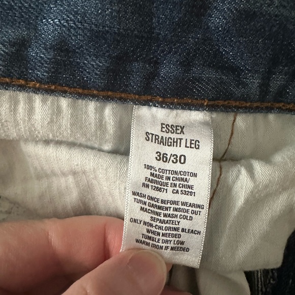 Super flattering distressed Aeropostale jeans. Essex straight leg, size 36/30👖 - Picture 3 of 6